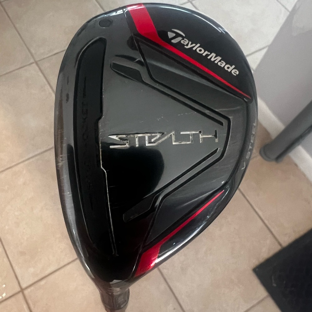 TaylorMade Stealth Club in Black and Red